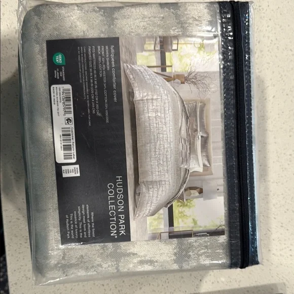 Hudson Park Collection  Comforter Luxurious Bedding Set - Picture 2 of 8